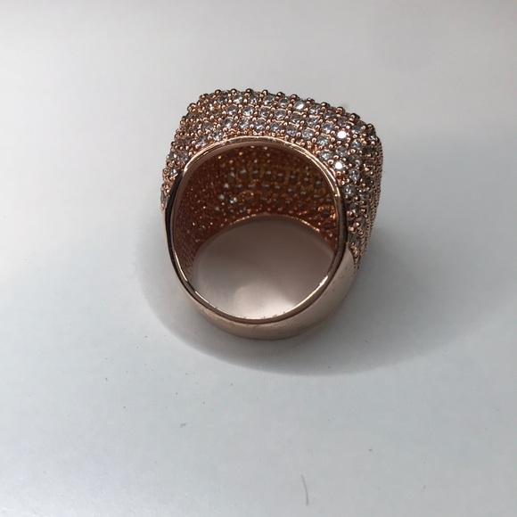 Ariela Collection Cocktail Ring/ Size 8 - Picture 3 of 4